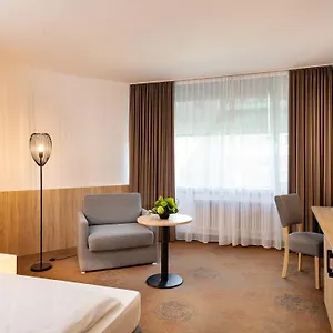 Hotel Plaza Hotel&living Frankfurt, Francoforte sul Meno